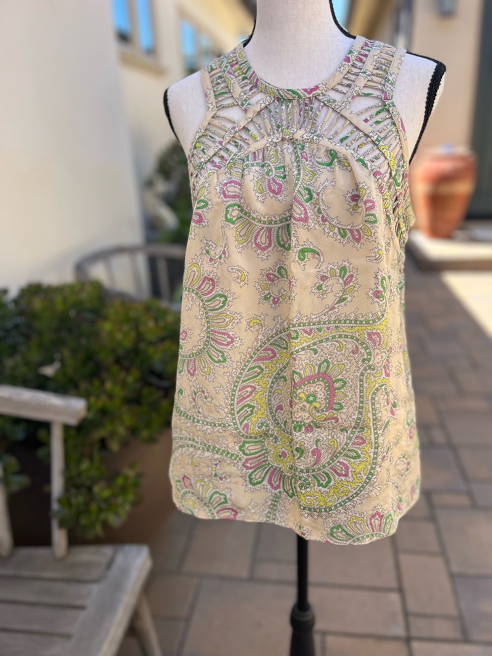 Anthropology Cream Paisley Cutout Yoke blouse 100% silk size 8